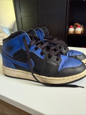 Jordan Kids Black and Royal Blue High-Top Sneakers